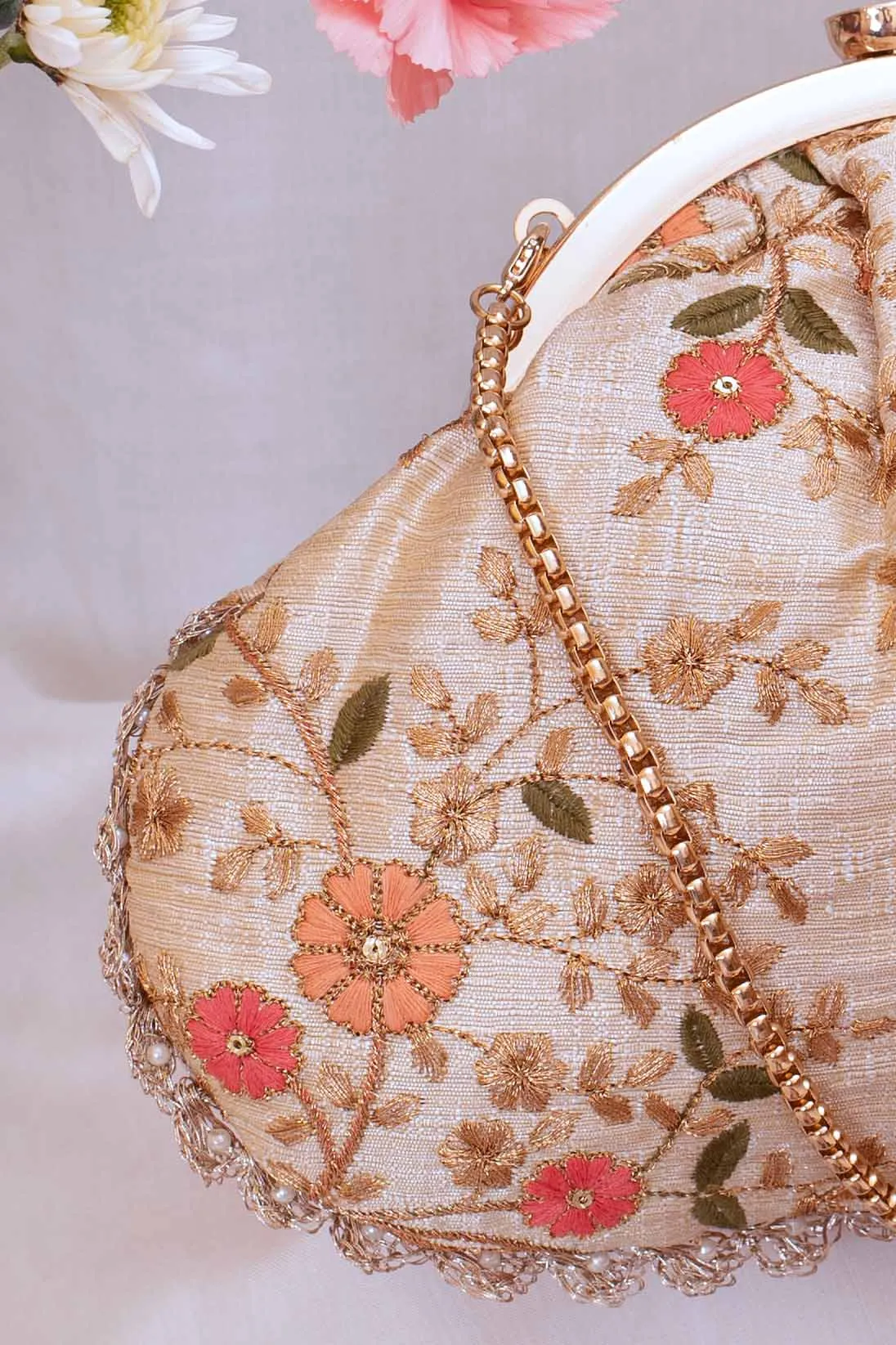Floral creeper vintage purse - Cream