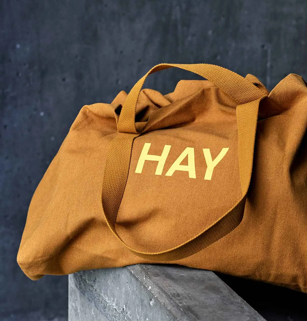 HAY Weekend Bag No 2 in Toffee
