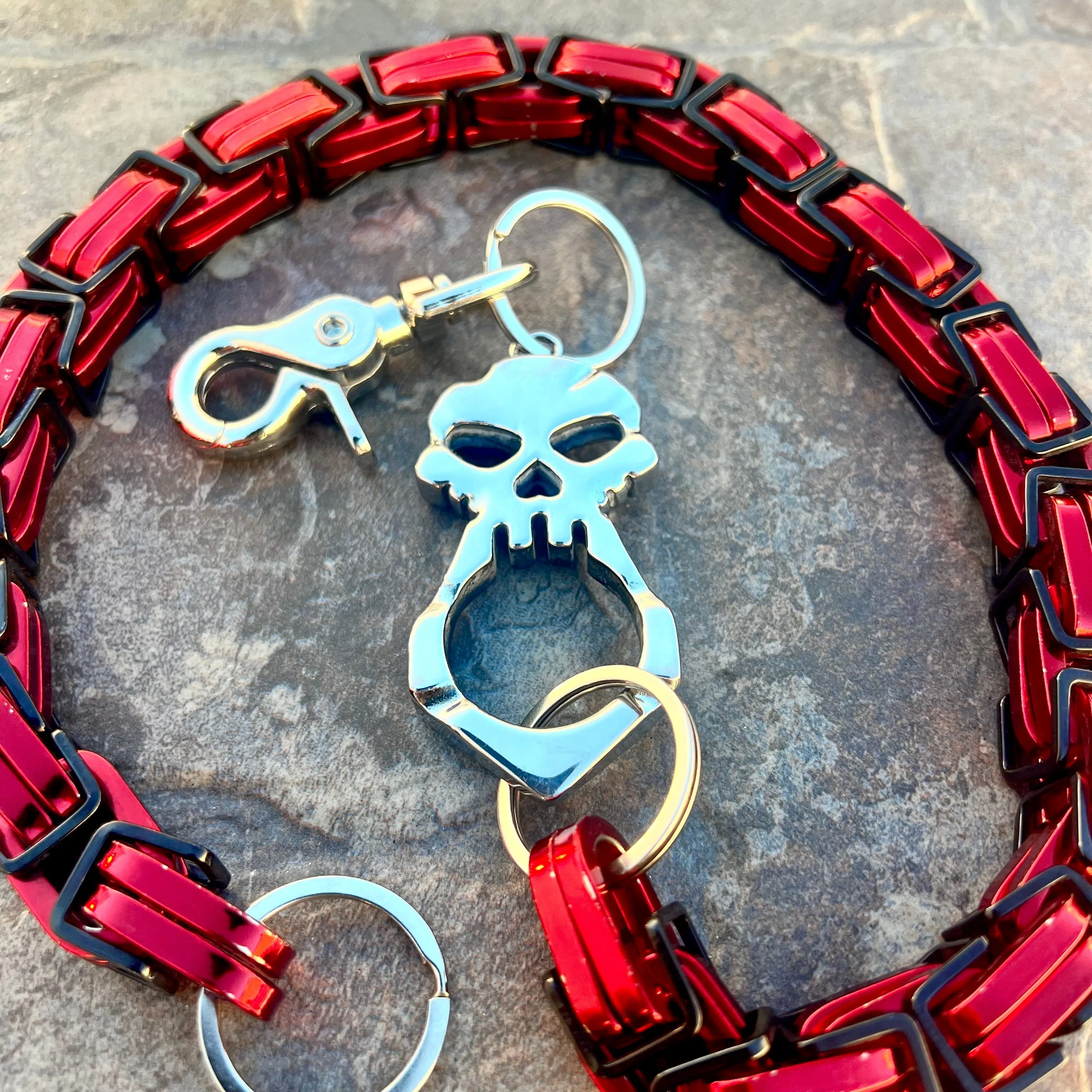 One Finger Ring Polished Wallet Chain - Black & Red Daytona CVO - WC065CVO